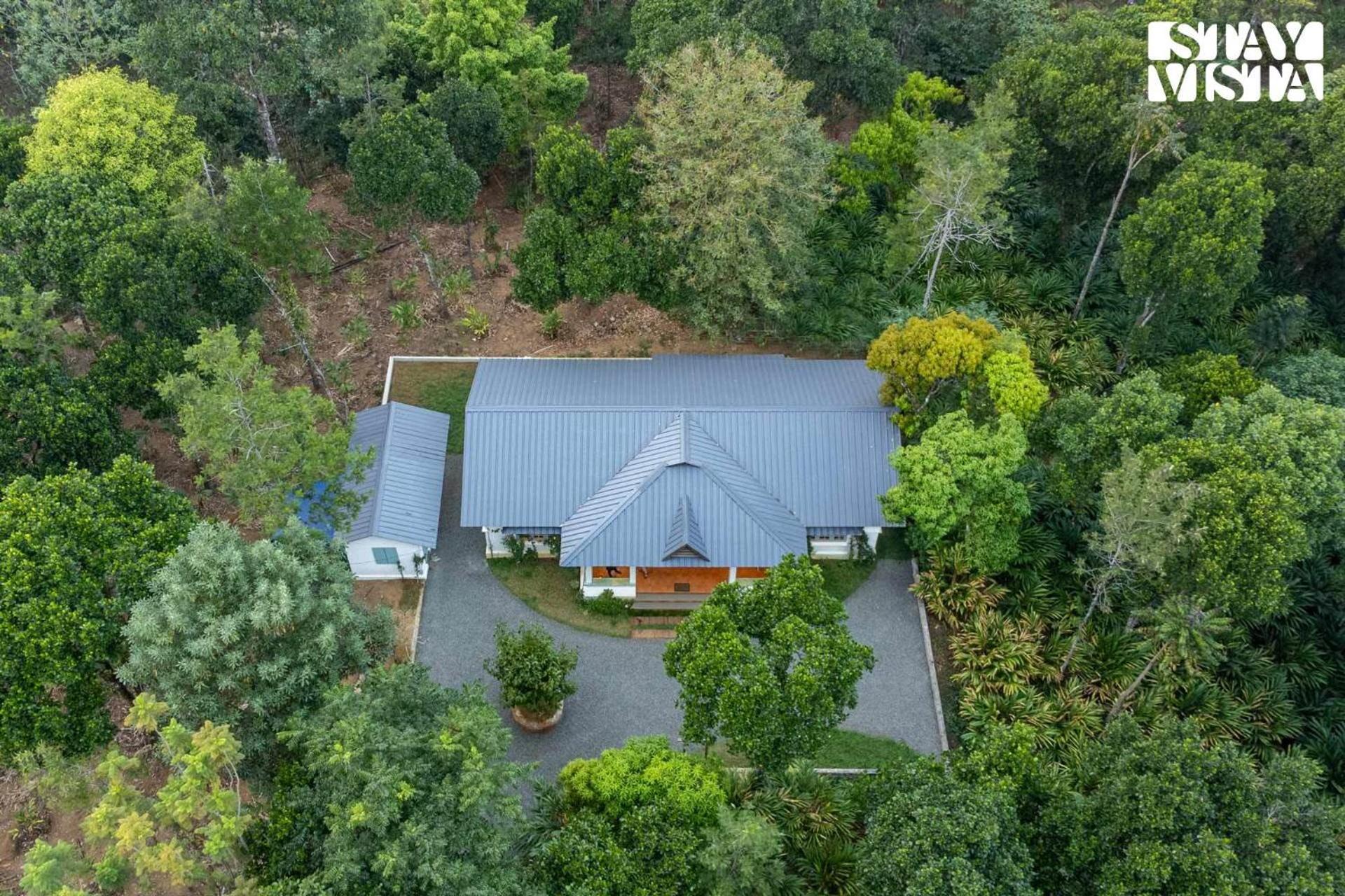 Stayvista At Catherine Cottage With Heater & Board Game Munnar Exterior photo